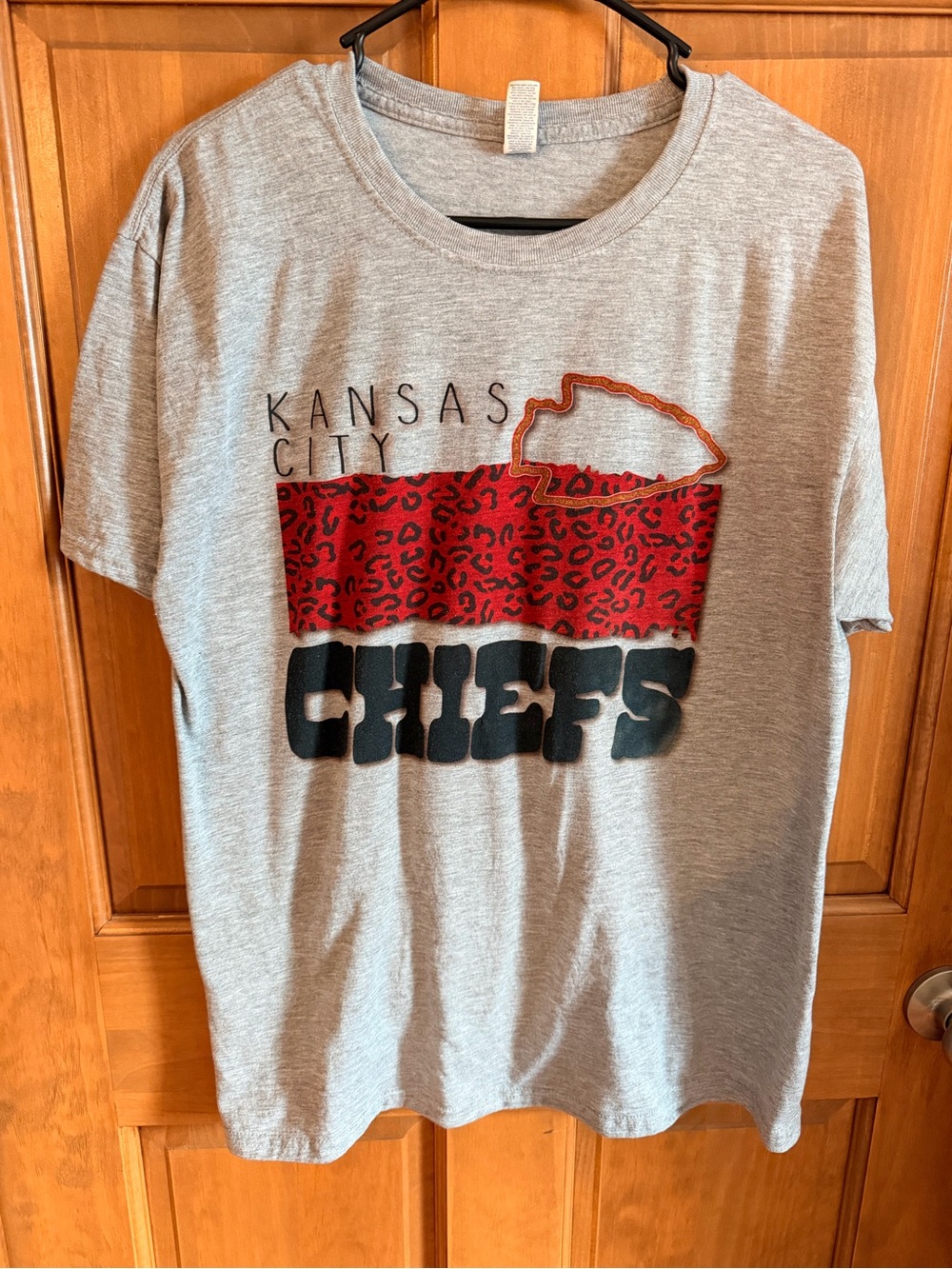 Kansas City Chiefs Graphic Tee - Gray with Red Accent
